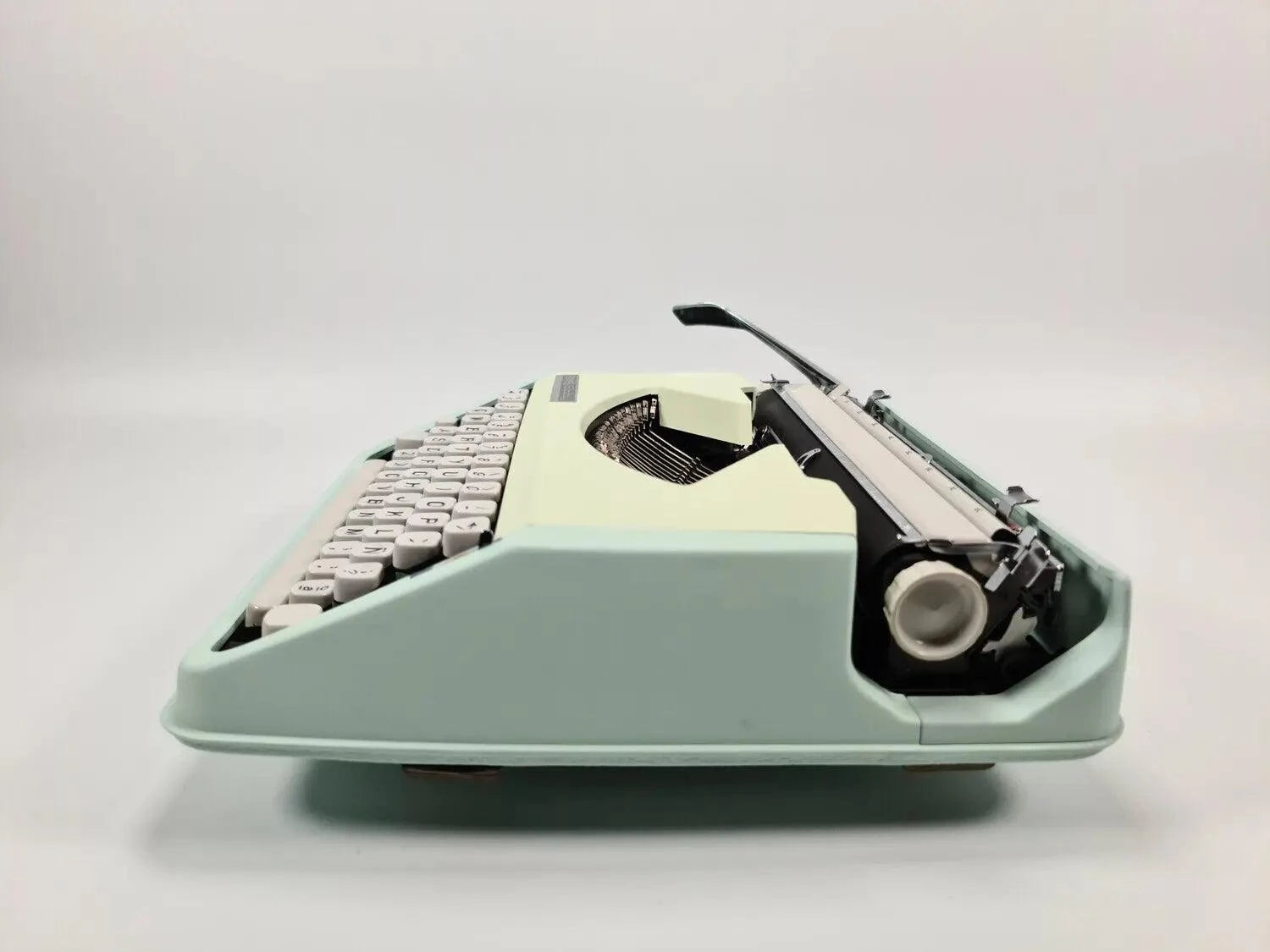 Hermes Baby, Mint Green Manual Vintage Typewriter, Restored - ElGranero Typewriter.Company