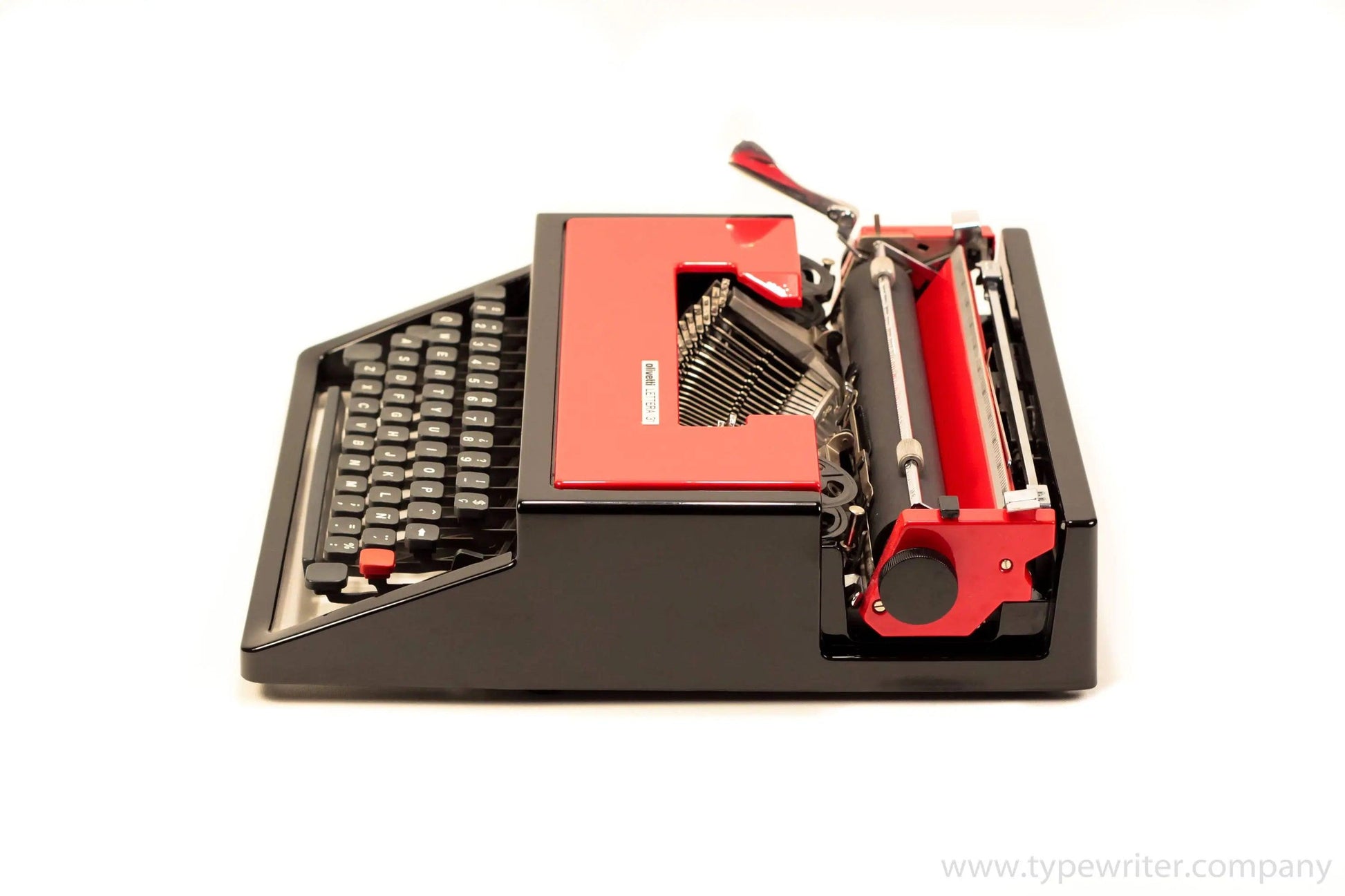SOLD! Olivetti Dora / Lettera 31 Manual Vintage Typewriter, Portable - ElGranero Typewriter.Company