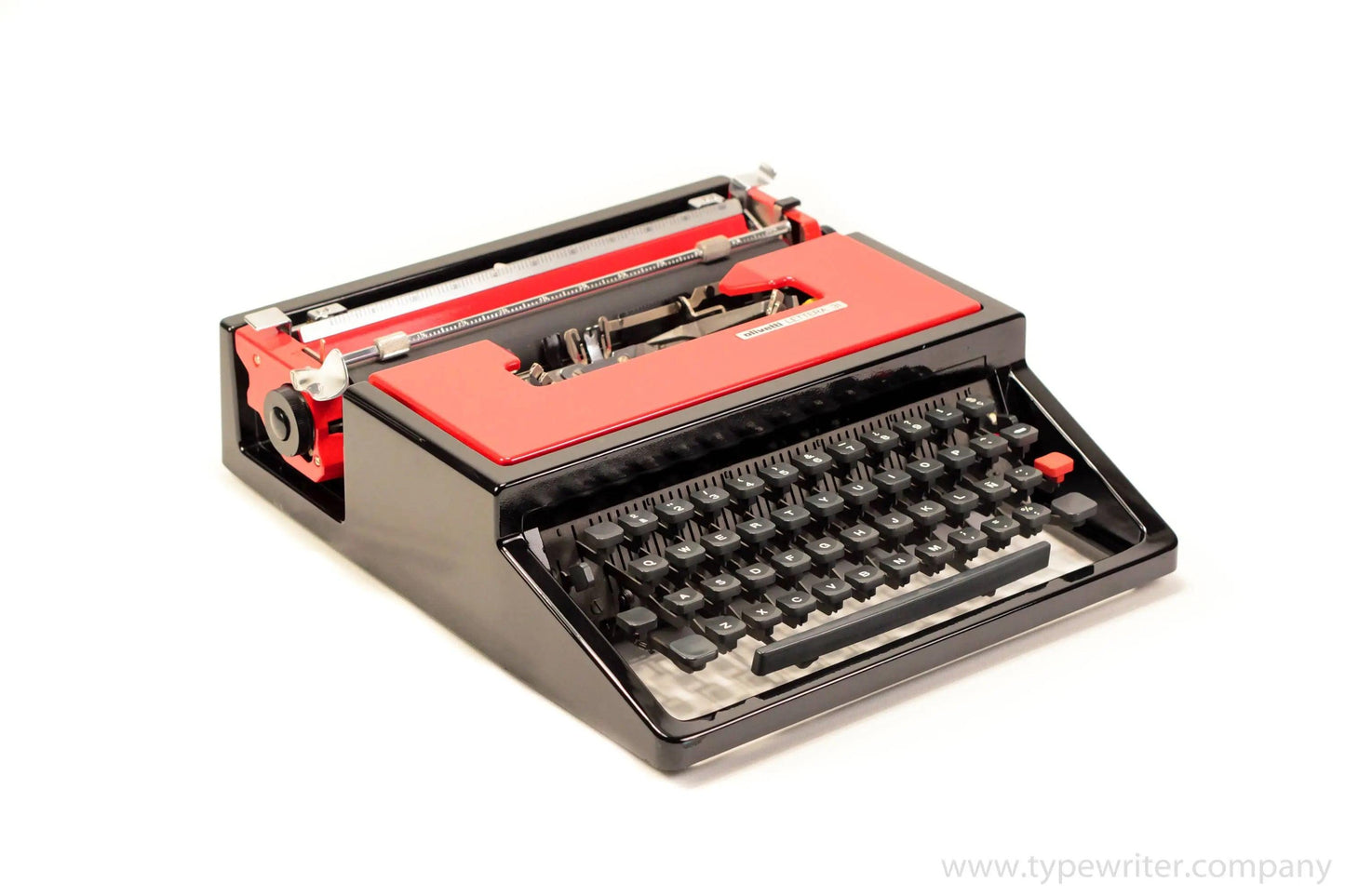 SOLD! Olivetti Dora / Lettera 31 Manual Vintage Typewriter, Portable - ElGranero Typewriter.Company