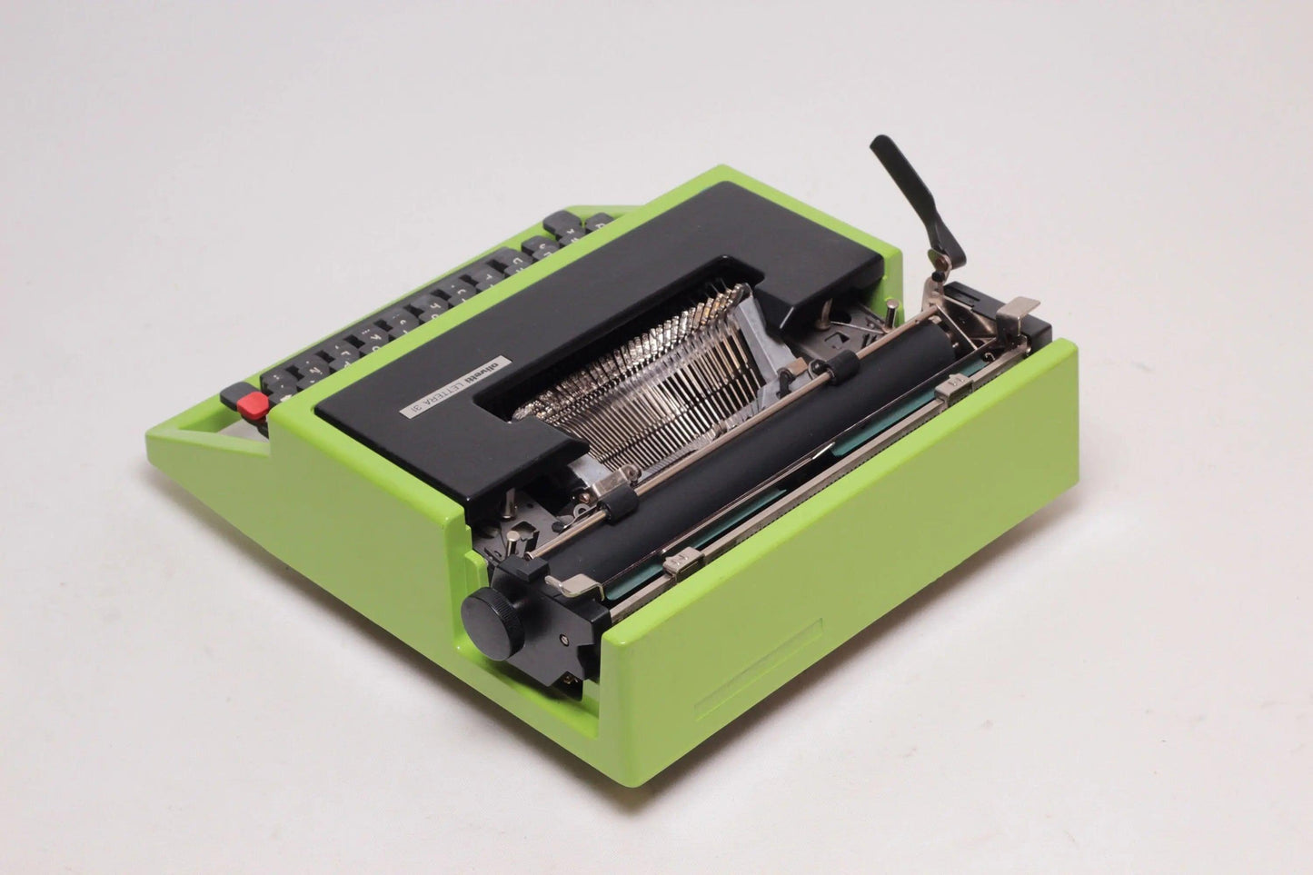 SOLD! Olivetti Dora Green Black, Vintage Manual Typewriter, Refurbished - ElGranero Typewriter.Company