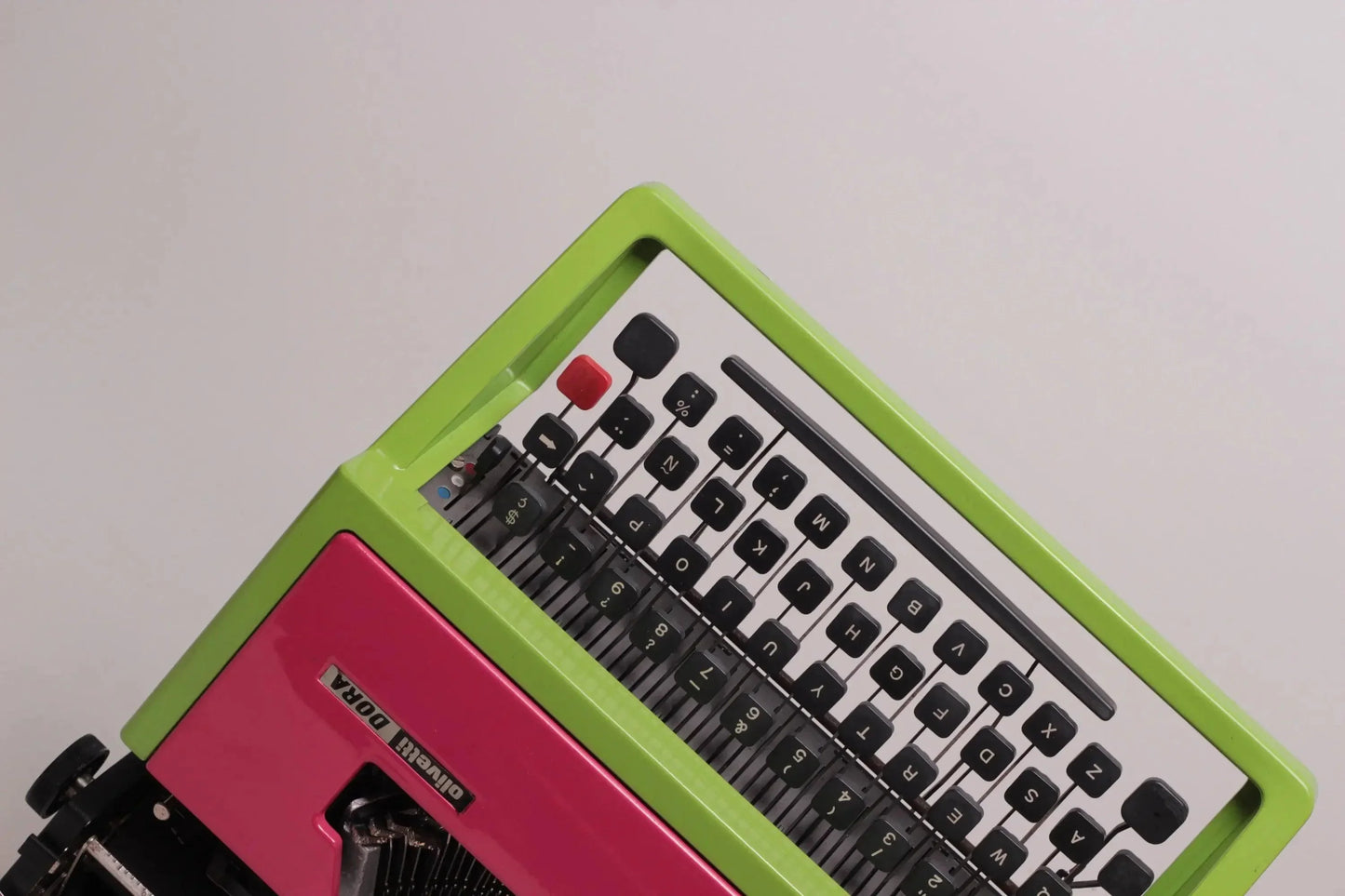 SALE! - Olivetti Dora/Lettera 31 Green & Pink Typewriter, Vintage, Mint Condition, Professionally Serviced - ElGranero Typewriter.Company