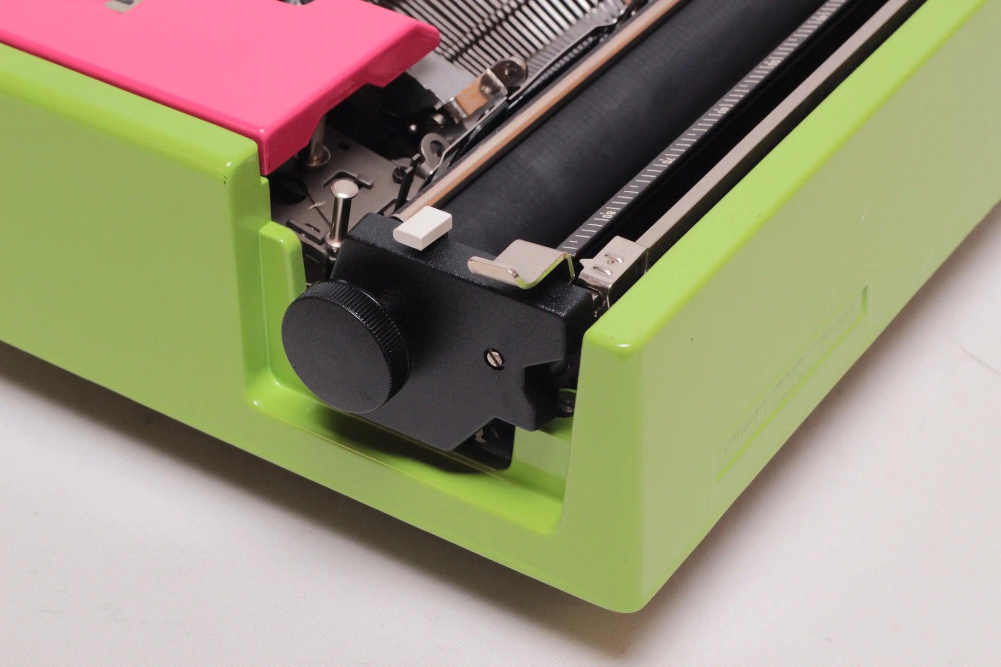 SOLD! Olivetti Dora / Lettera 31 Green & Pink Typewriter, Vintage, Mint Condition, Professionally Serviced - ElGranero Typewriter.Company