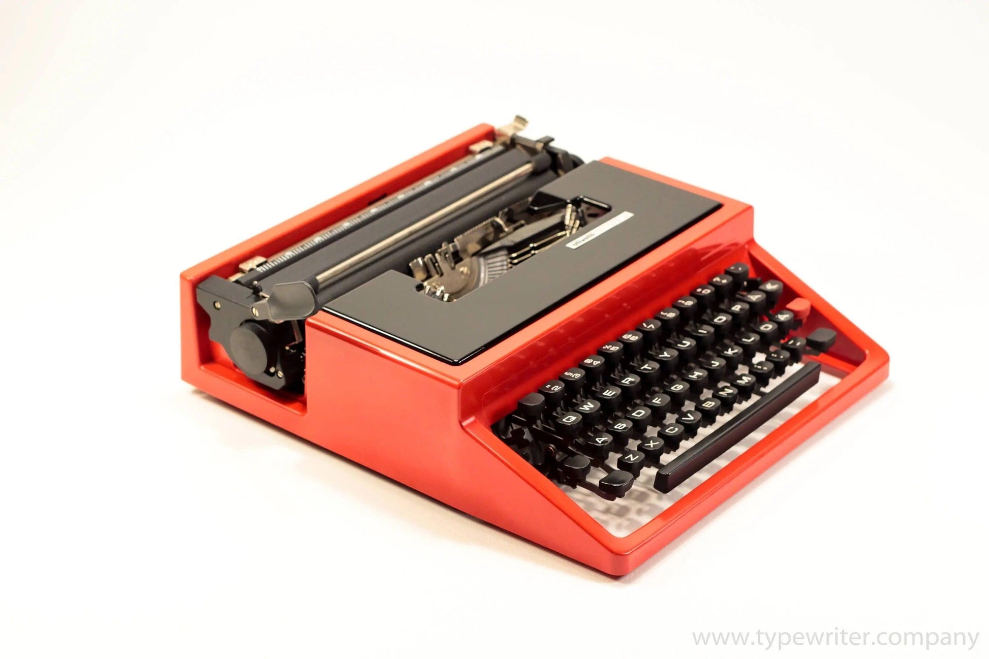 SOLD! Olivetti Dora Red Black, Vintage Manual Typewriter, Restored - ElGranero Typewriter.Company