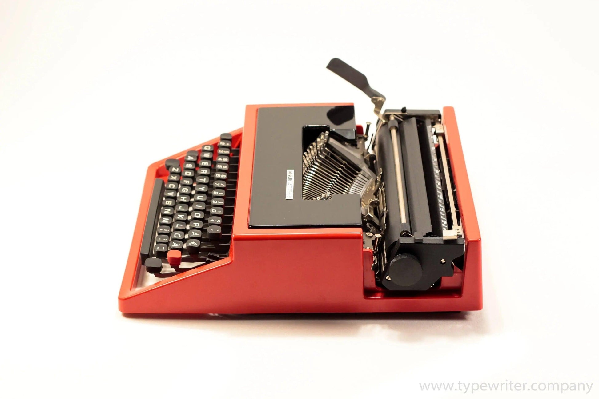 SOLD! Olivetti Dora Red Black, Vintage Manual Typewriter, Restored - ElGranero Typewriter.Company