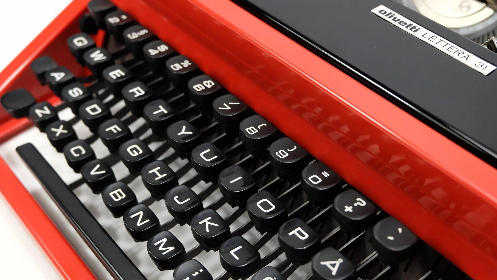 SOLD! Olivetti Dora Red Black, Vintage Manual Typewriter, Restored - ElGranero Typewriter.Company