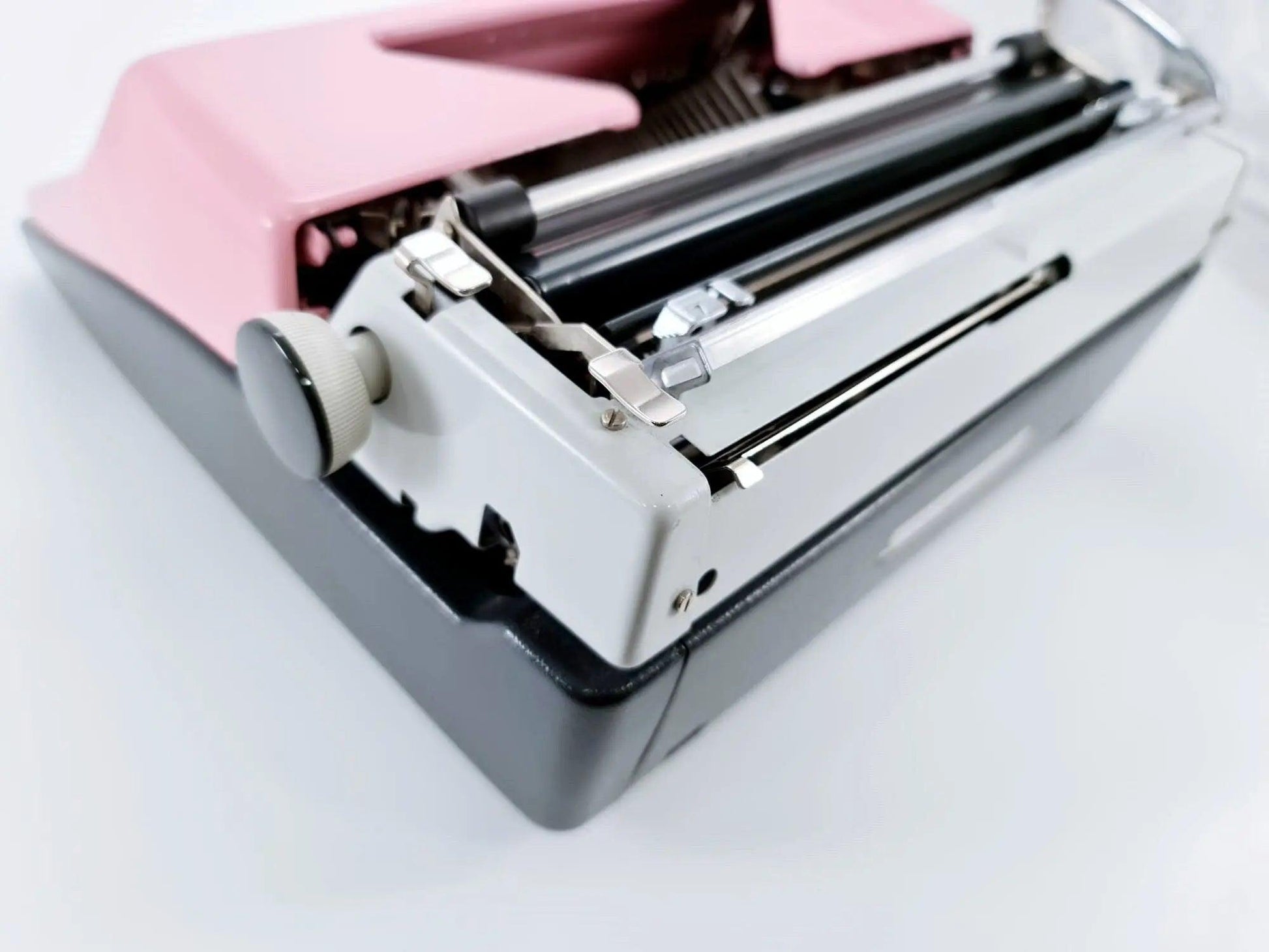 SOLD! Olympia SM Light Pink, Vintage Manual Typewriter, Restored - ElGranero Typewriter.Company
