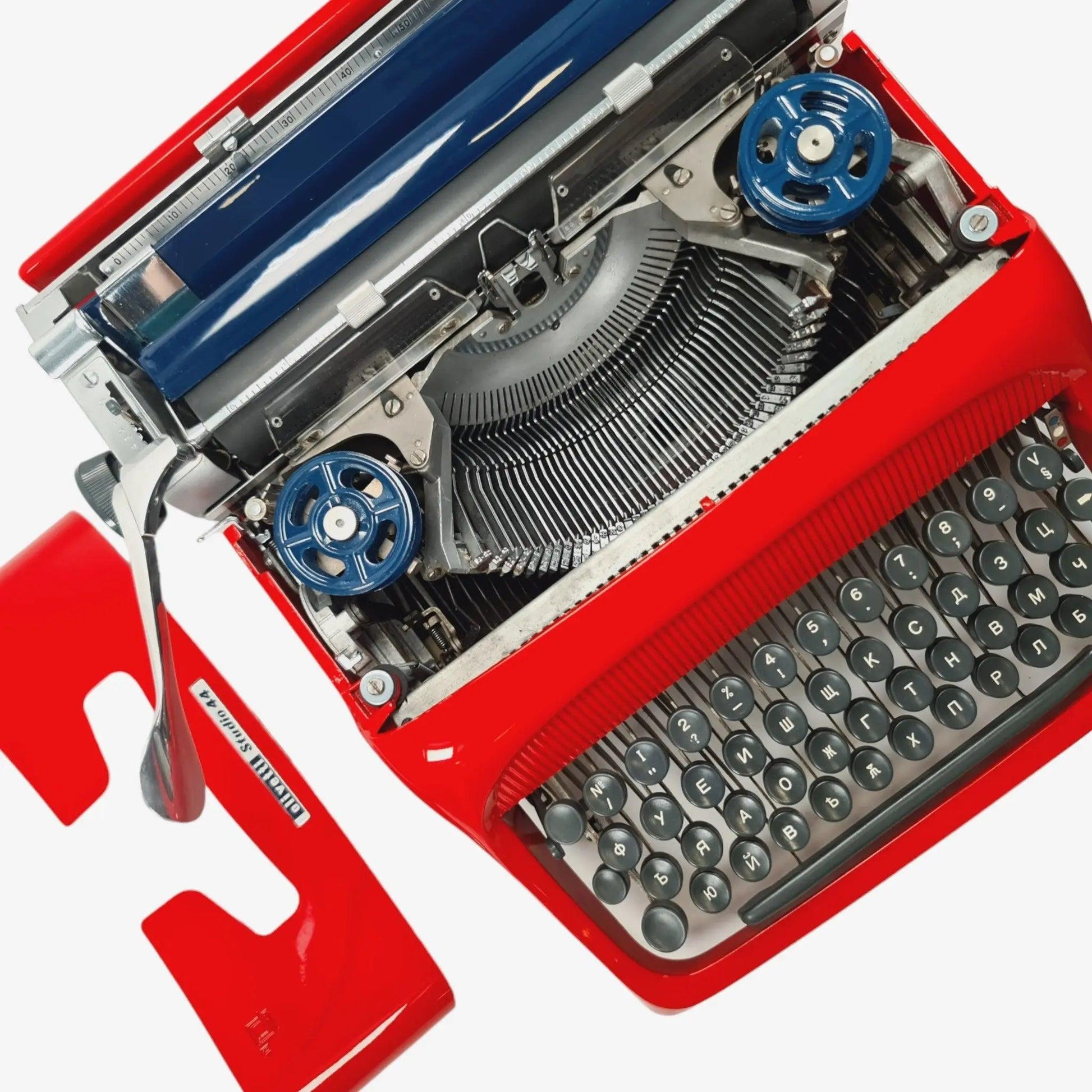 SOLD! Russian Typewriter Olivetti Studio 44 Typewriter, Restored - ElGranero Typewriter.Company