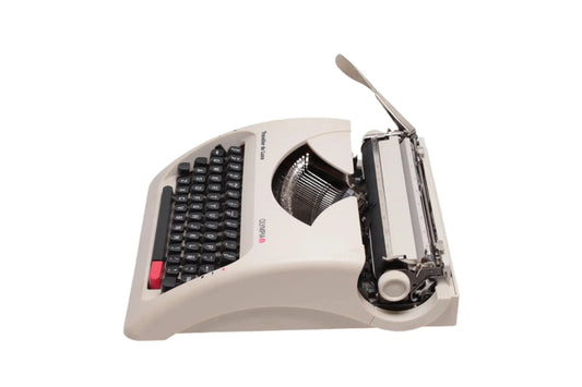 Olympia Traveller Beige, Vintage Manual Typewriter, Restored - ElGranero Typewriter.Company