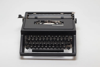 Olivetti Dora, Black Portable Manual Vintage Typewriter, Restored - ElGranero Typewriter.Company
