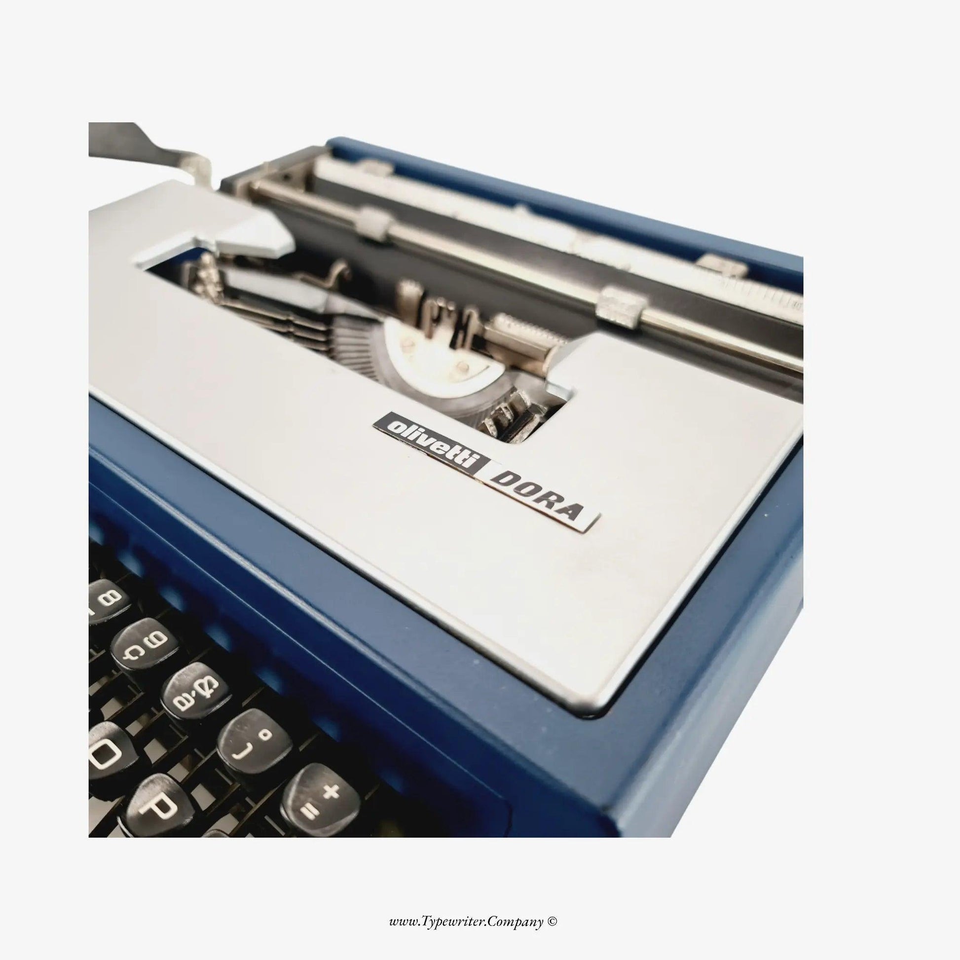 SOLD! Olivetti Dora / Lettera 31 Manual Vintage Typewriter, Portable - ElGranero Typewriter.Company