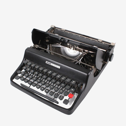 Olivetti Lettera 32 Black Manual Vintage Typewriter, Restored - ElGranero Typewriter.Company