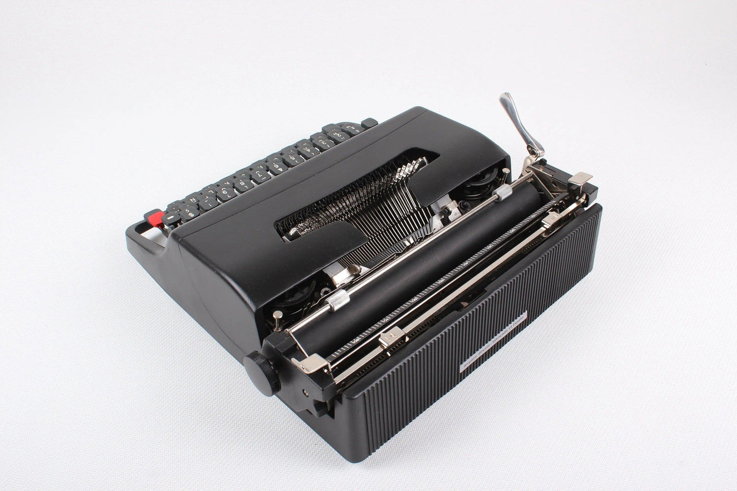 Olivetti Lettera 32 Black Manual Vintage Typewriter, Restored - ElGranero Typewriter.Company