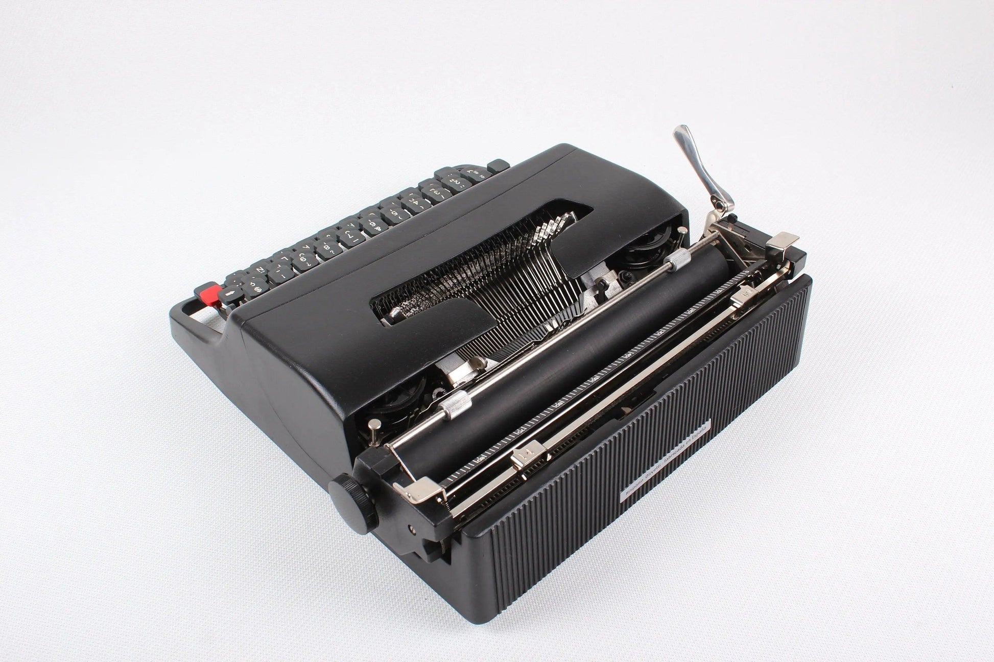 Olivetti Lettera 32 Black Manual Vintage Typewriter, Restored - ElGranero Typewriter.Company