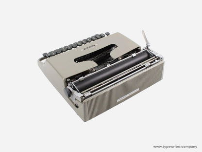 SOLD! Olivetti Lettera 22 Gray Beige, Vintage Manual Typewriter, Restored - ElGranero Typewriter.Company