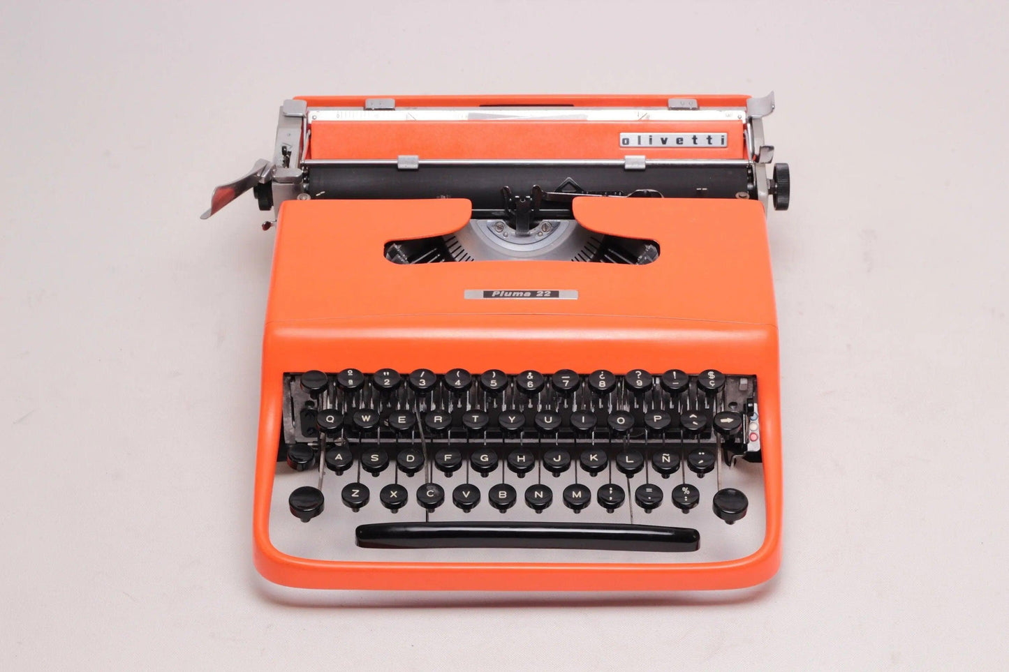SOLD! Olivetti Pluma 22 Orange, Vintage Manual Typewriter, Restored - ElGranero Typewriter.Company