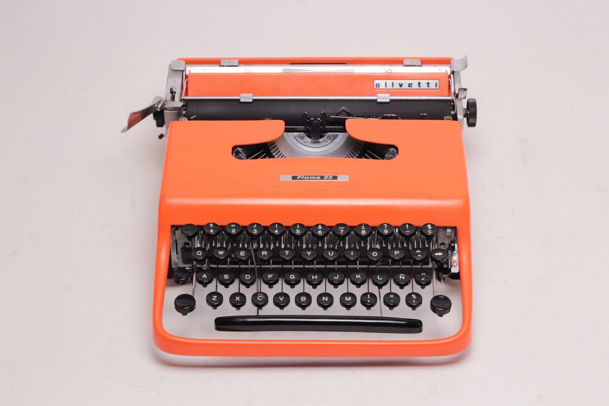 SOLD! Olivetti Pluma 22 Orange, Vintage Manual Typewriter, Restored - ElGranero Typewriter.Company