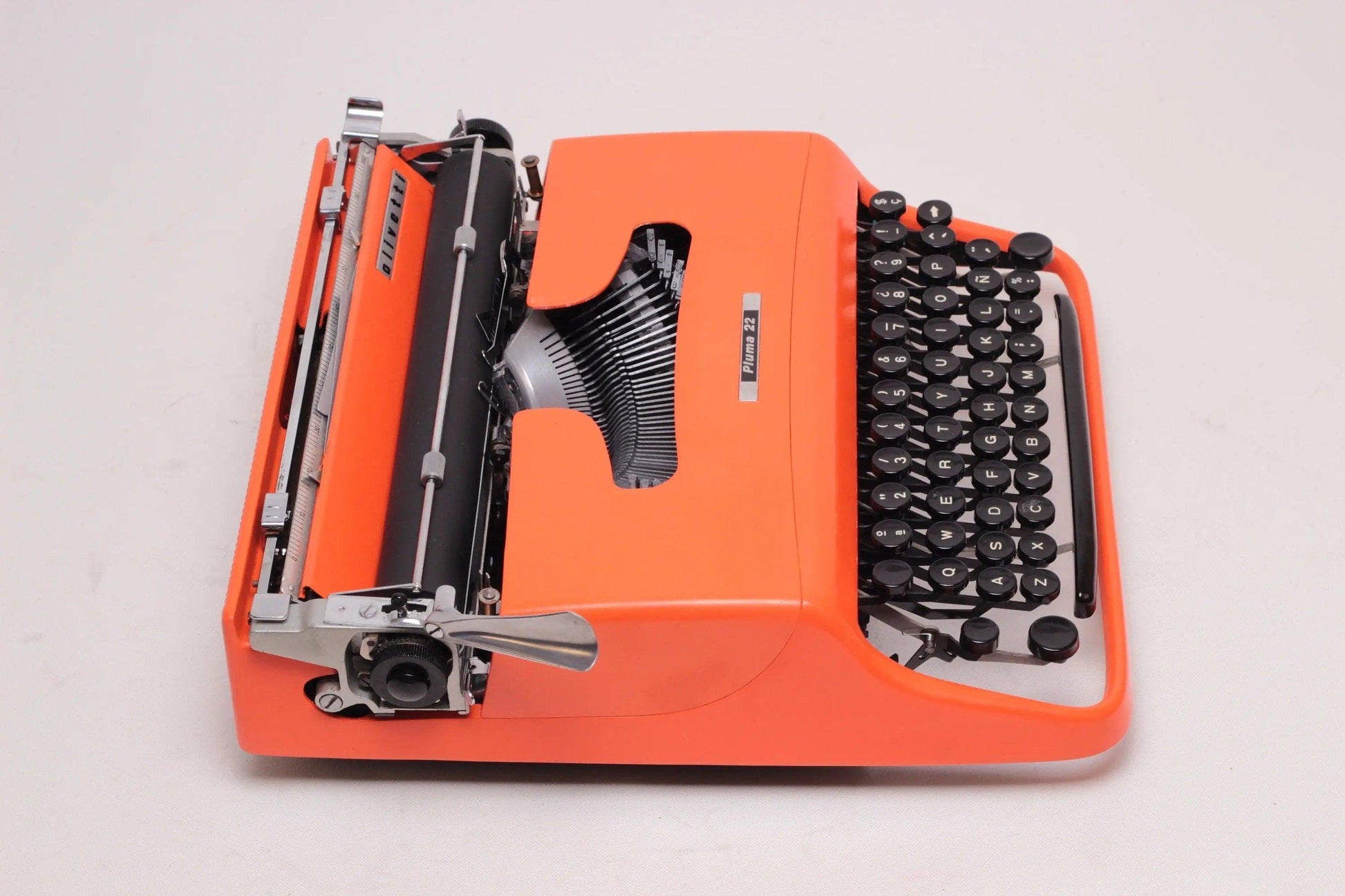 SOLD! Olivetti Pluma 22 Orange, Vintage Manual Typewriter, Restored - ElGranero Typewriter.Company