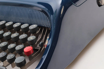 Olivetti Studio 44 Navy Blue Vintage Typewriter, Restored - ElGranero Typewriter.Company