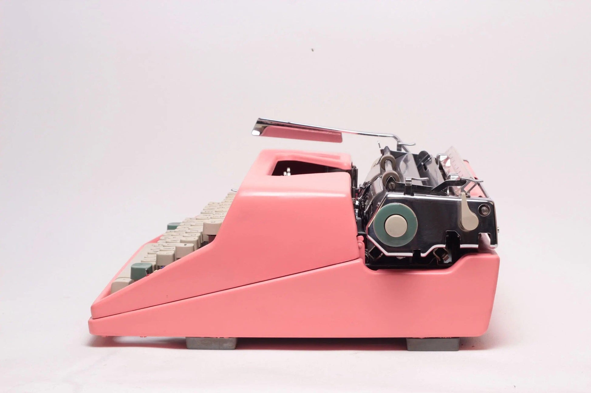 SOLD! Olympia SM7 Pink, Vintage Manual Typewriter, Restored - ElGranero Typewriter.Company