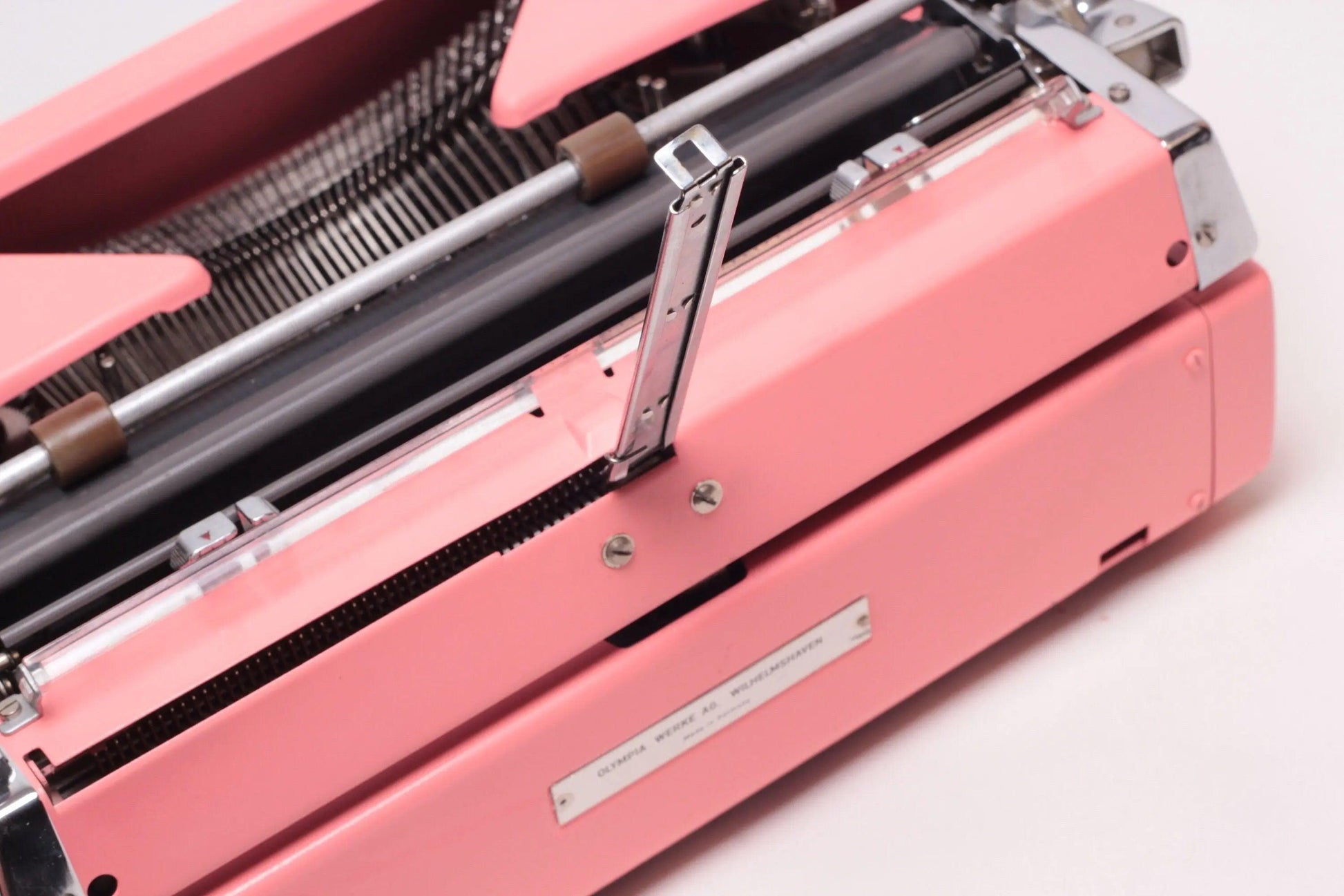 SOLD! Olympia SM7 Pink, Vintage Manual Typewriter, Restored - ElGranero Typewriter.Company