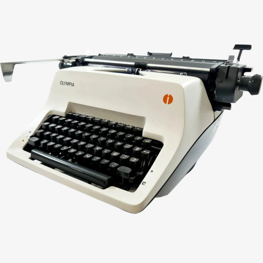 Olympia SG 3, carriage A3, manual refurbished typewriter, vintage - ElGranero Typewriter.Company