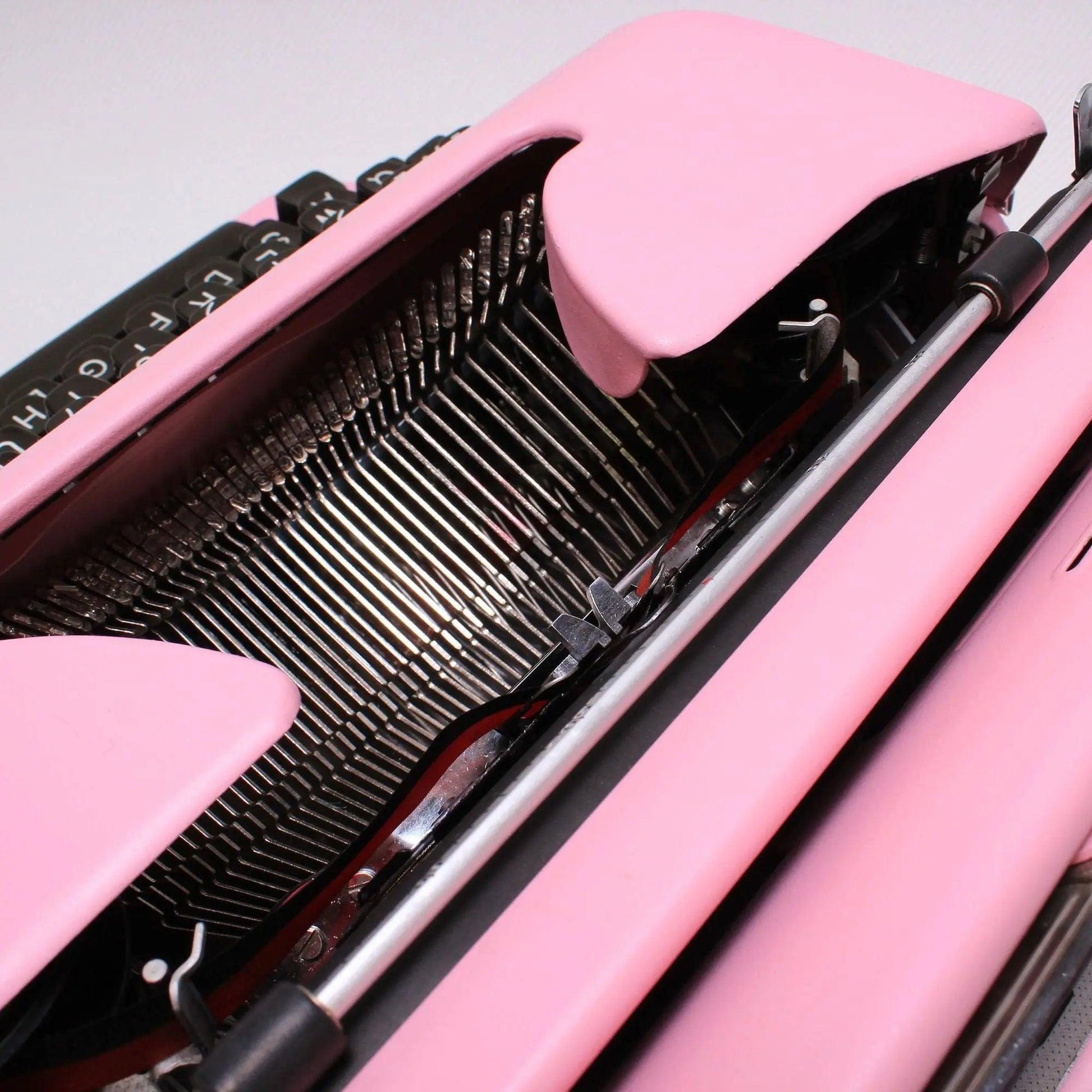 SOLD! Olympia SM Light Pink, Vintage Manual Typewriter, Restored - ElGranero Typewriter.Company