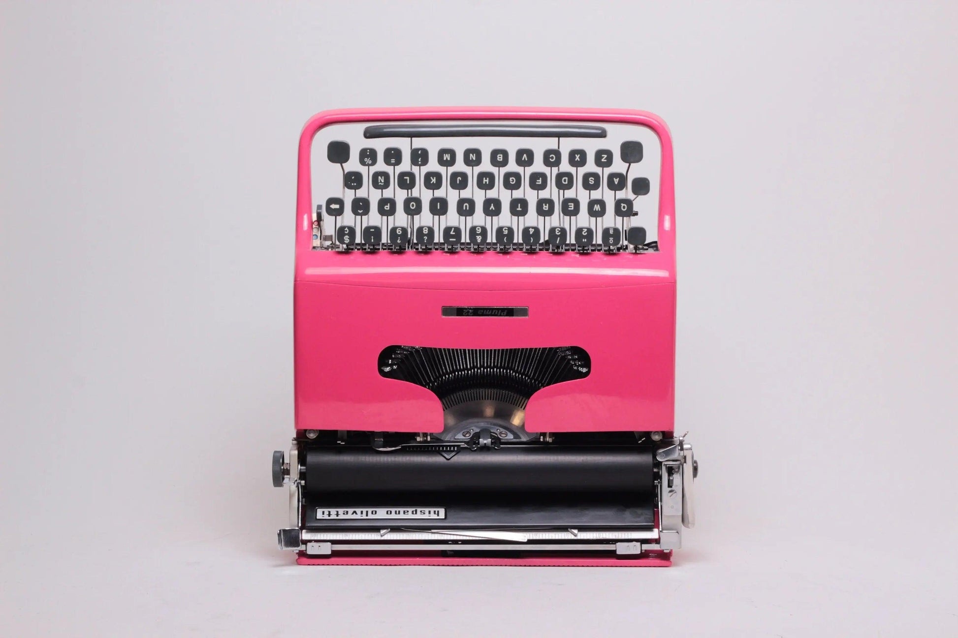 SOLD! Olivetti Pluma 22 Manual Vintage Typewriter, Portable, Serviced - ElGranero Typewriter.Company