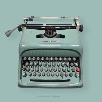 Pristine Olivetti Studio 44 Original Teal Vintage Typewriter, Refurbished - ElGranero Typewriter.Company