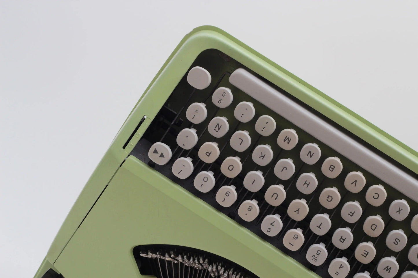 SOLD! Hermes Baby, manual vintage portable classic typewriter for sale - ElGranero Typewriter.Company