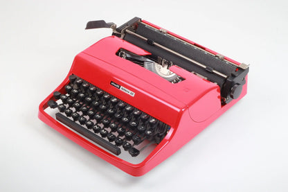 Olivetti Lettera 32 Glossy Red Vintage Manual Typewriter, Refurbished - ElGranero Typewriter.Company