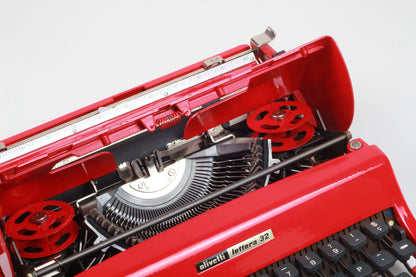 Olivetti Lettera 32 Glossy Red Vintage Manual Typewriter, Refurbished - ElGranero Typewriter.Company
