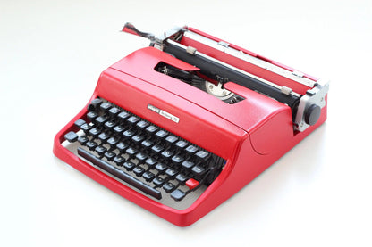 Olivetti Lettera 32 Red, Vintage Manual Typewriter, Restored - ElGranero Typewriter.Company