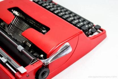 Olivetti Lettera 32 Red, Vintage Manual Typewriter, Restored - ElGranero Typewriter.Company