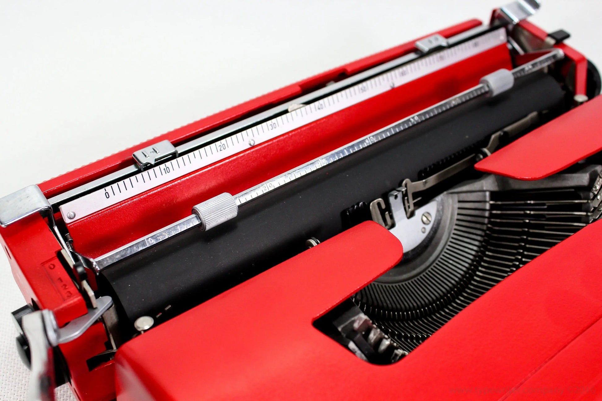 SALE! - Olivetti Lettera 32 Red Typewriter, Vintage, Professionally Serviced - ElGranero Typewriter.Company