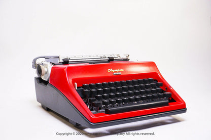 SOLD! Olympia SM typewriter manual vintage classic typewriter for sale - ElGranero Typewriter.Company