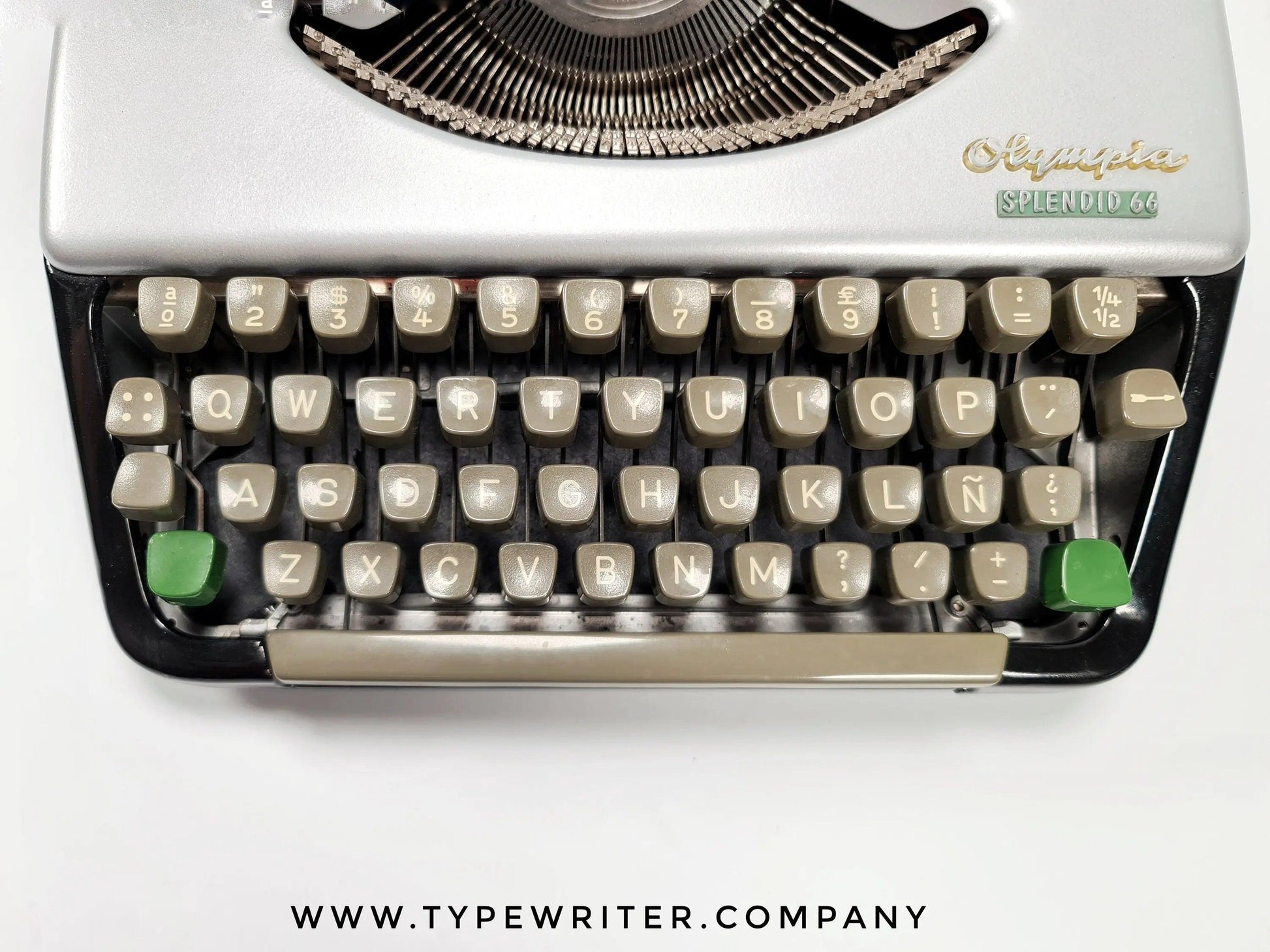 SOLD! Olympia Splendid 33 Silver, Vintage Manual Typewriter, Restored - ElGranero Typewriter.Company