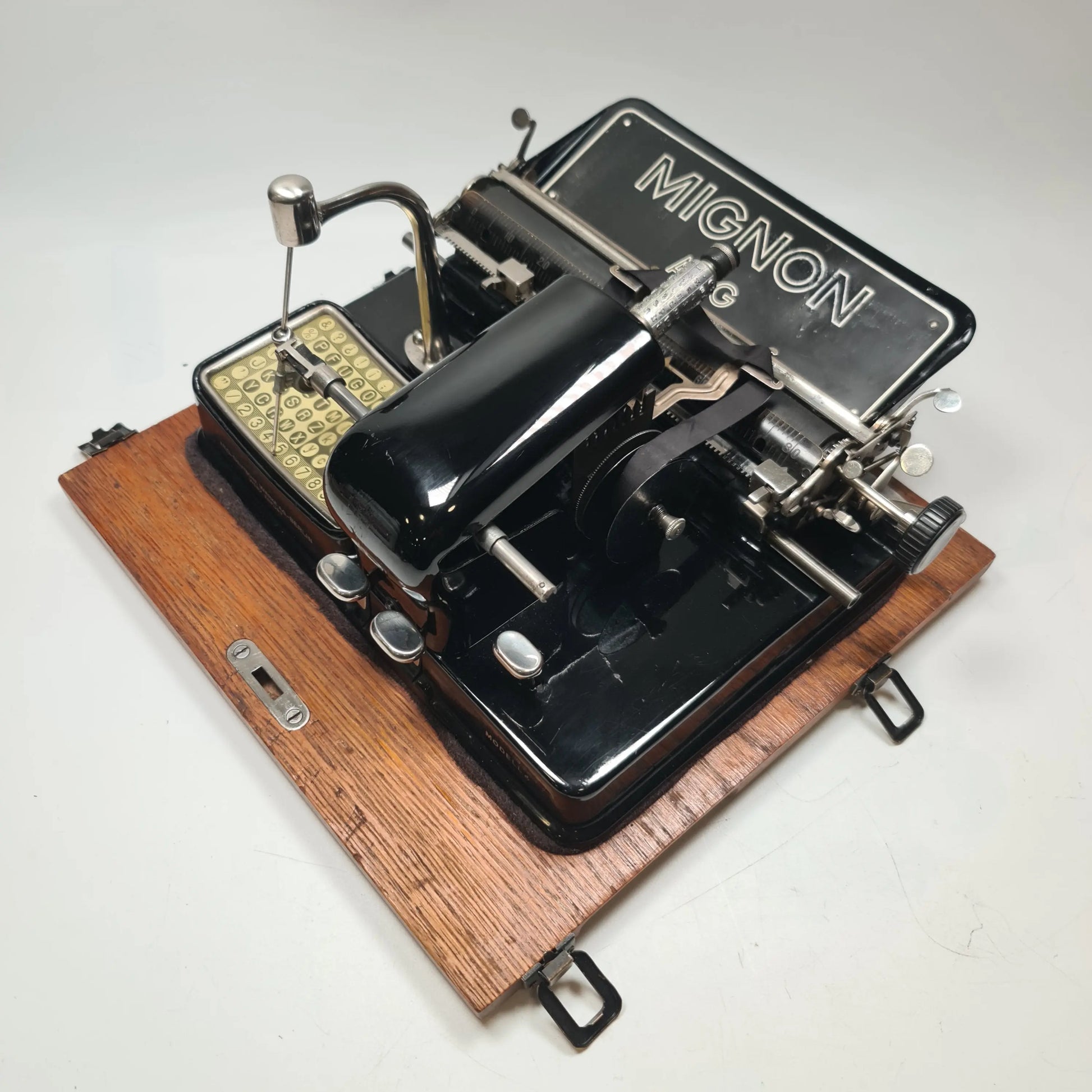 SOLD! Mignon Typewriter Nº4 Index Antique, Refurbished, with Case - ElGranero Typewriter.Company
