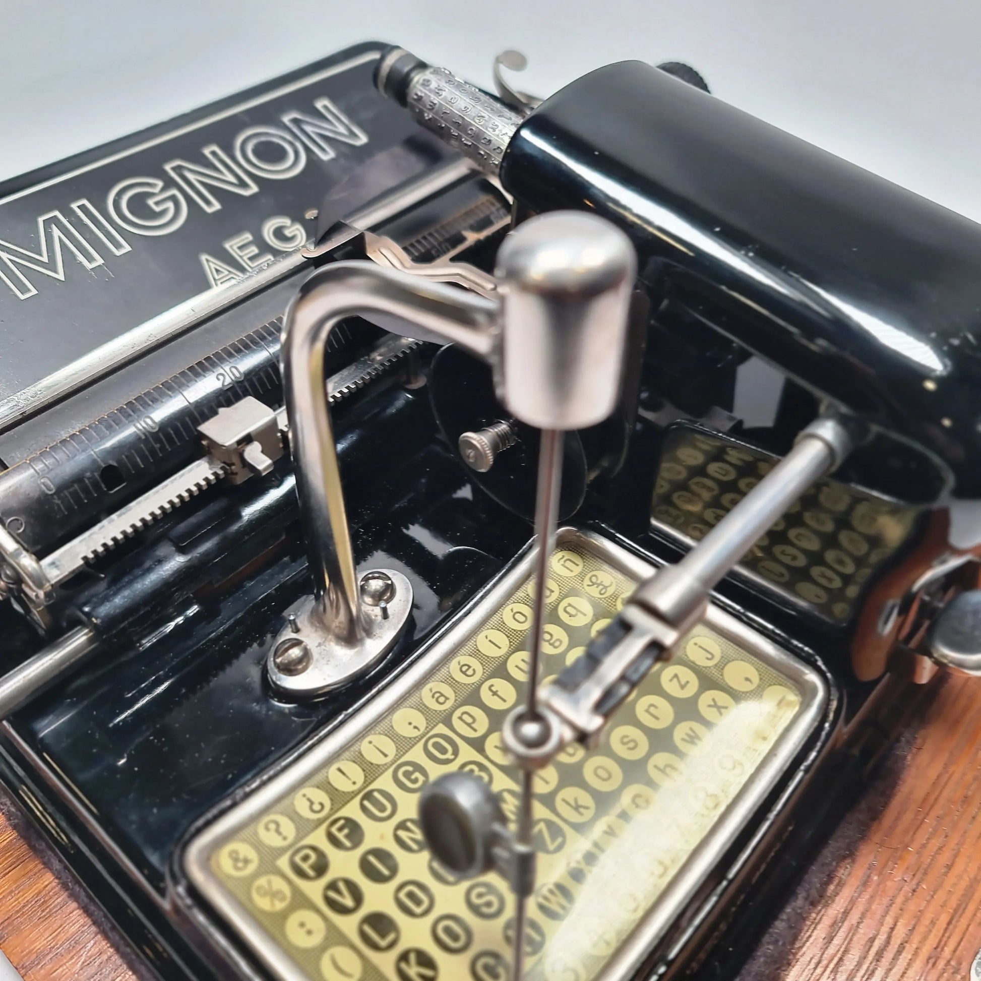 SOLD! Mignon Typewriter Nº4 Index Antique, Refurbished, with Case - ElGranero Typewriter.Company