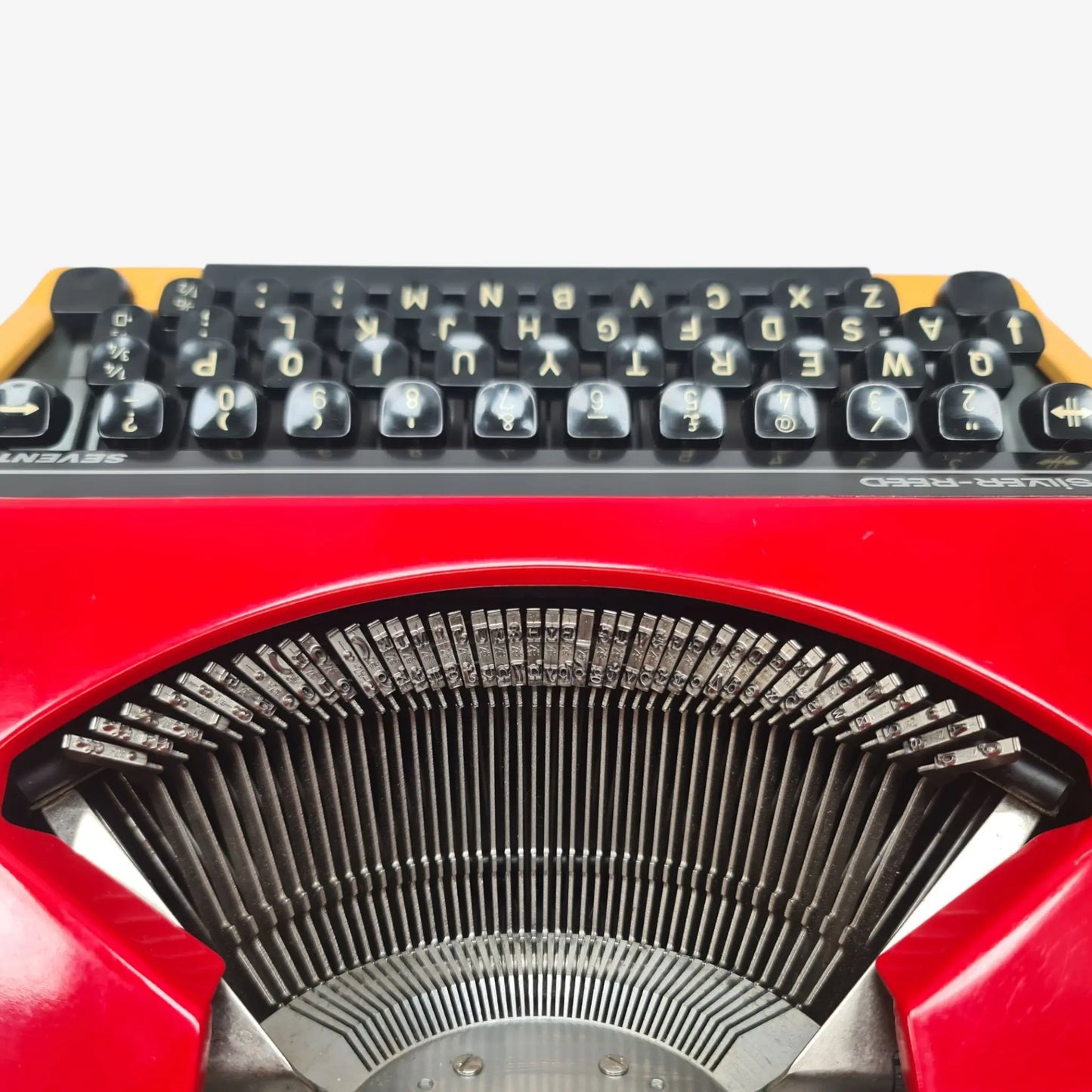 Silver-Reed Seventy- Restored 1970s Portable Typewriter (QWERTY, Elite Typeface)  ElGranero Typewriter.Company