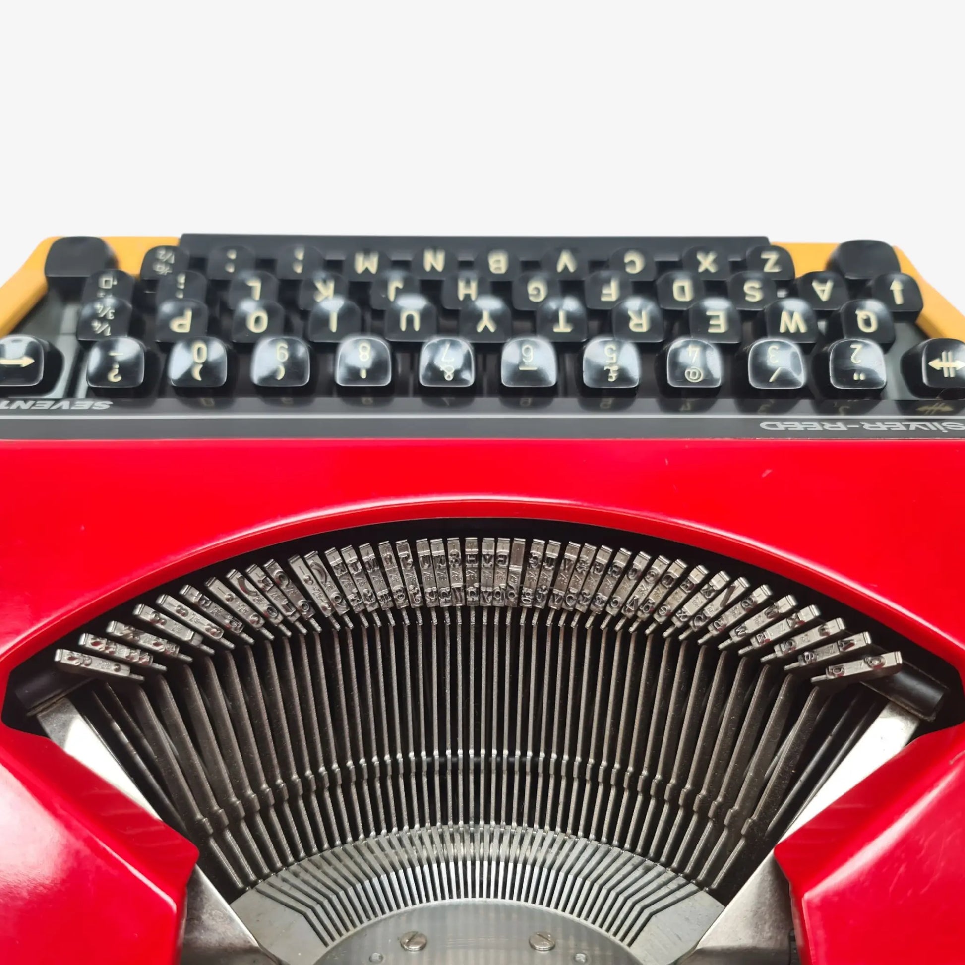 Silver-Reed Seventy- Restored 1970s Portable Typewriter (QWERTY, Elite Typeface)  ElGranero Typewriter.Company