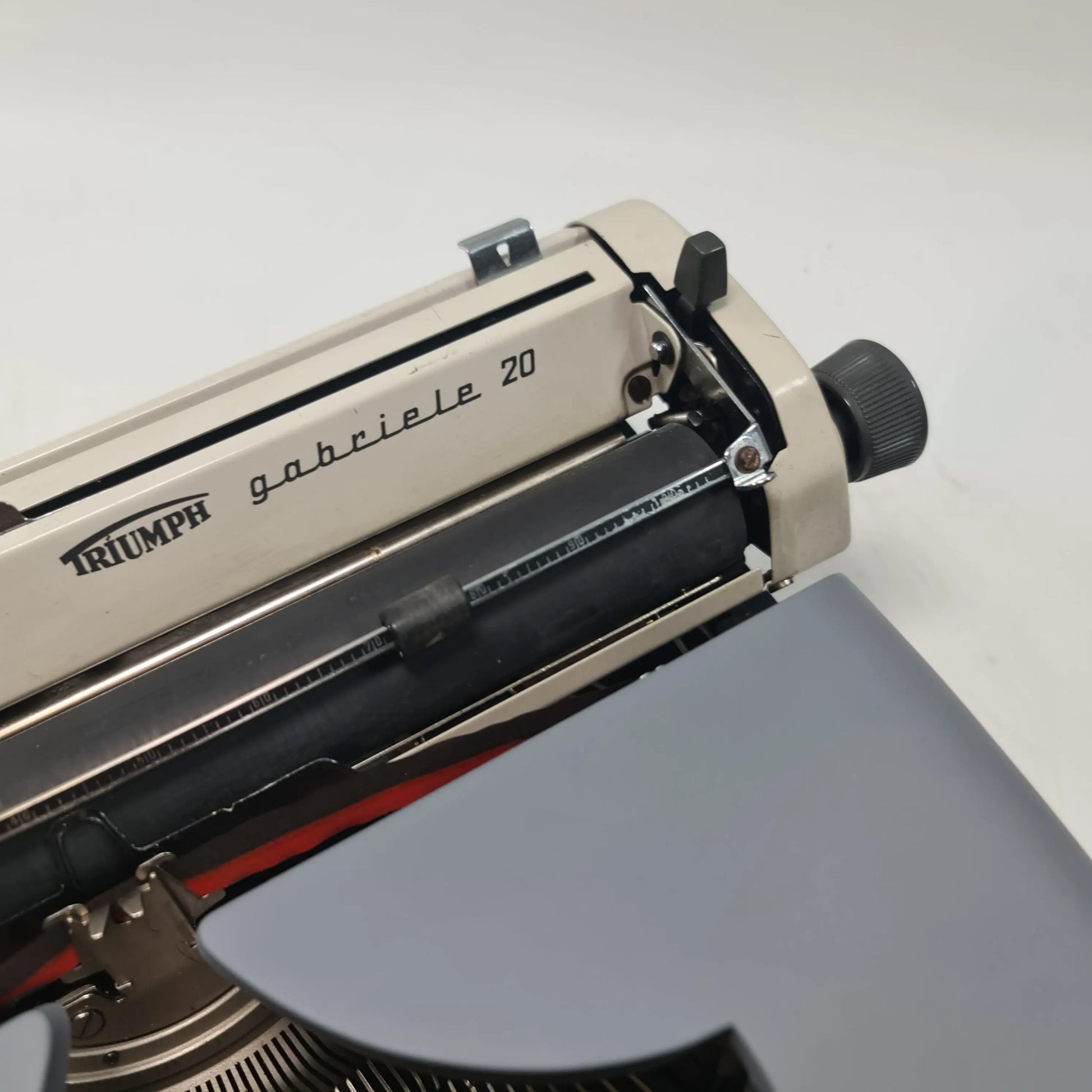Triumph Gabrielle 20 Manual Vintage Typewriter, QWERTY, Refurbished - ElGranero Typewriter.Company