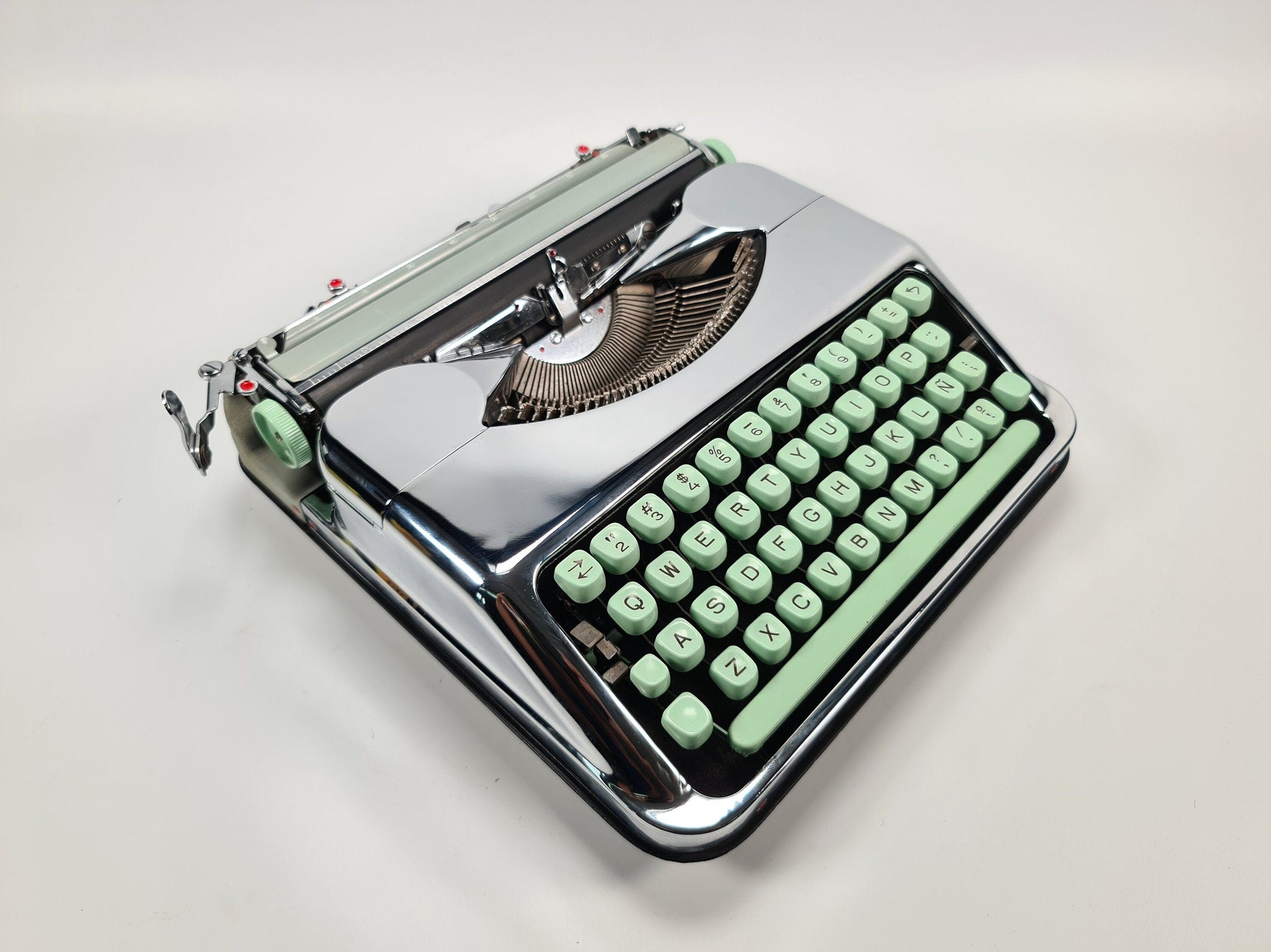 CHROME PLATED Iconic Limited Edition - Hermes Baby - silver - perfectly working typewriter - Professionally Serviced